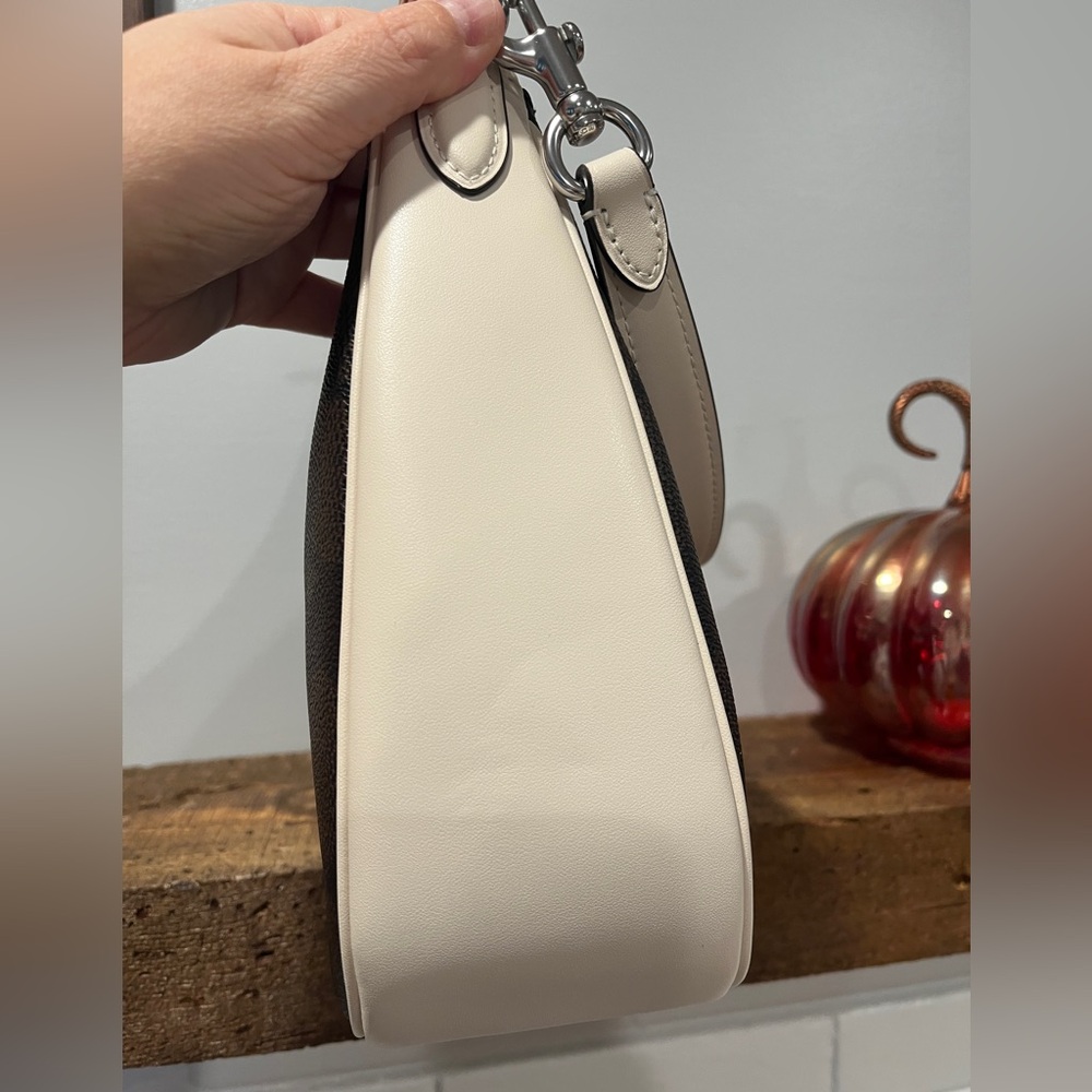 New! Coach! - Picture 7 of 16